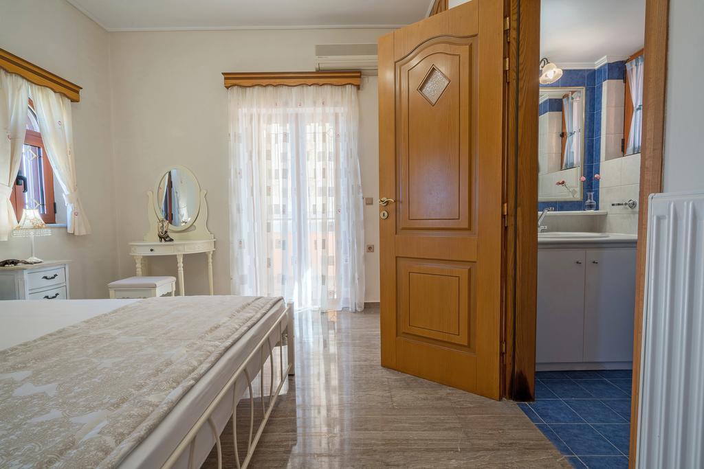 Araucaria Villa Atsipopoulo Exterior photo